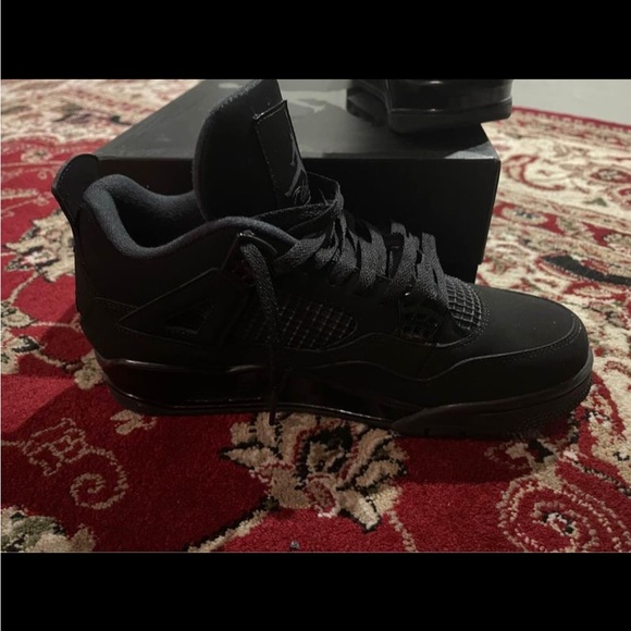 Jordan 4s - Picture 3 of 8